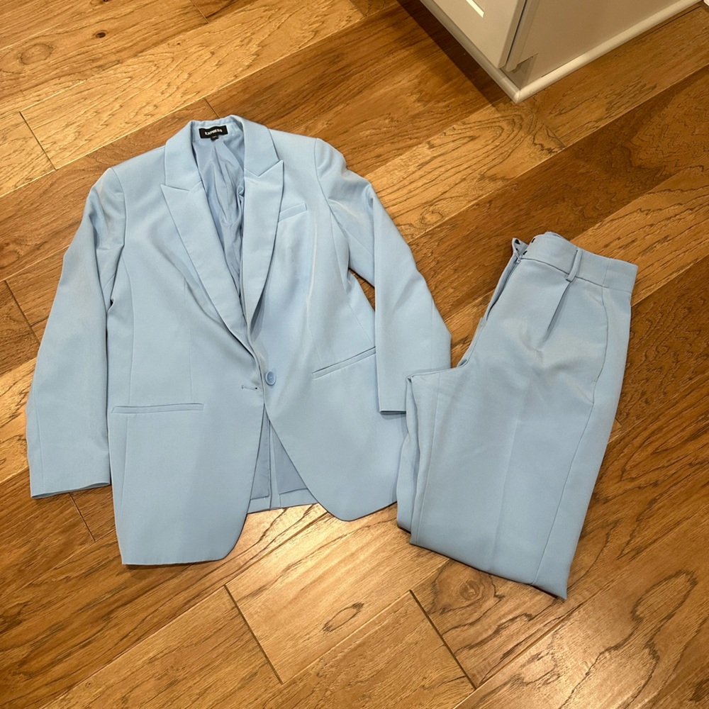 Express baby blue suit